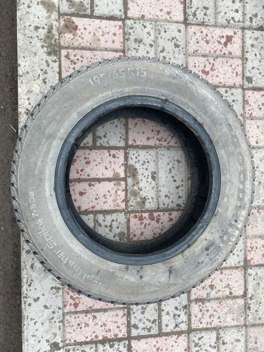 Продам зимние шины комплект