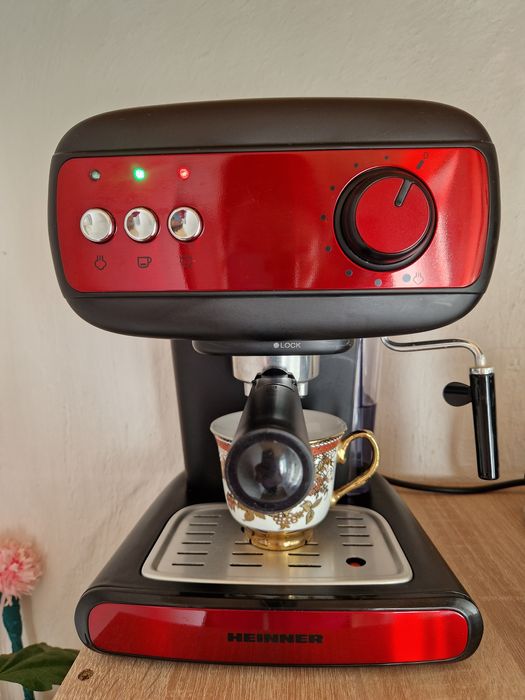 Espressor manual Heinner red