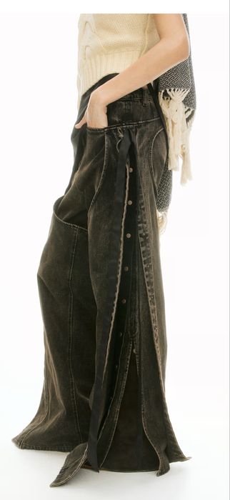 Jeans cu multe detalii, colaborare Lorena Saravia si H&M