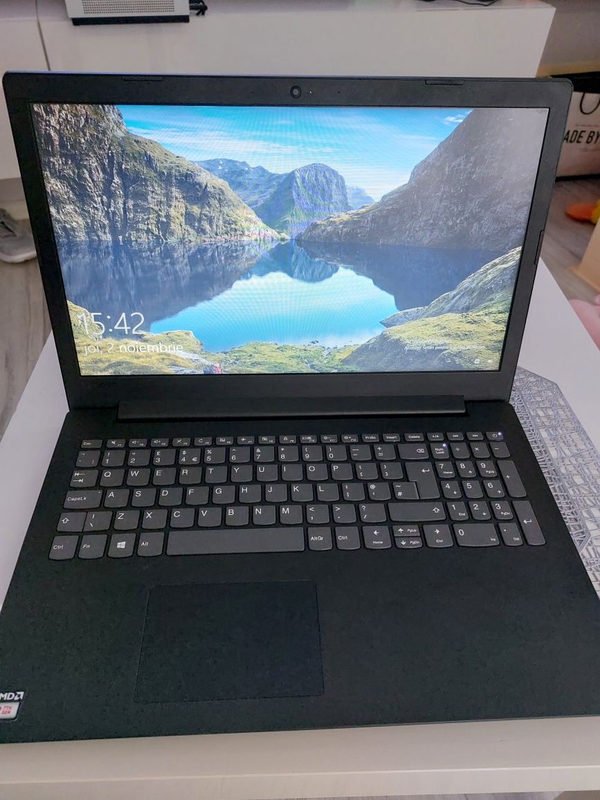 Laptop Lenovo/impecabil