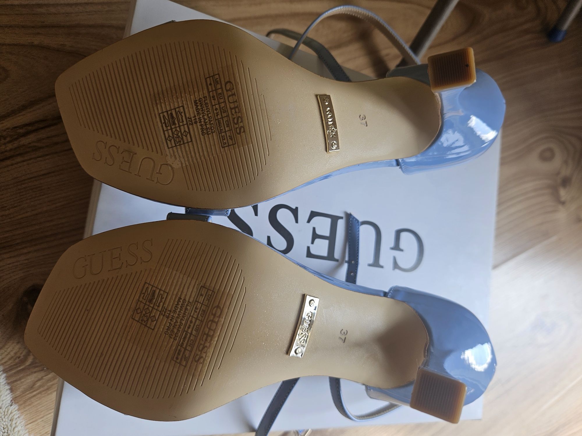 Обувки Guess,  размер 37-24см, нови