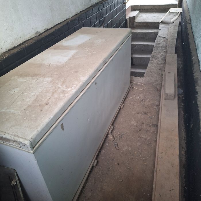 Морозилник продам