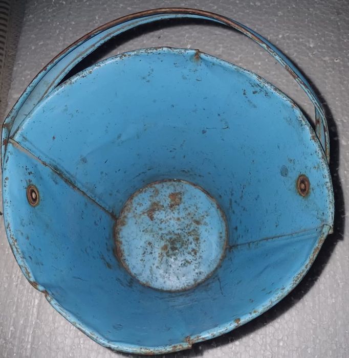 Galetusa veche tabla pentru copii joaca la nisip / Romania comunism