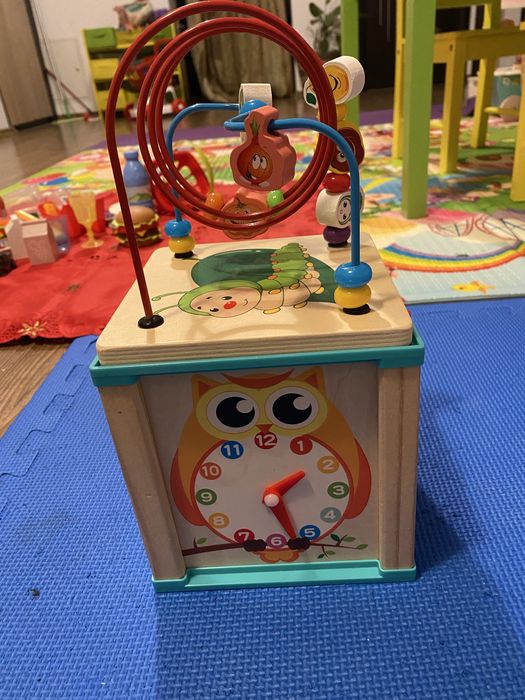 Cub interactiv din lemn