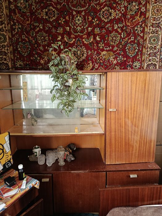 Сервант сотилади