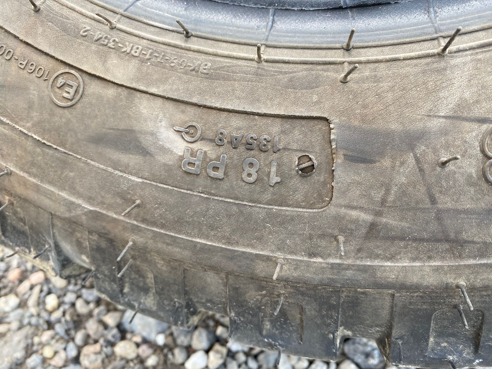 Anvelope cauciuc 10/75 R 15.3