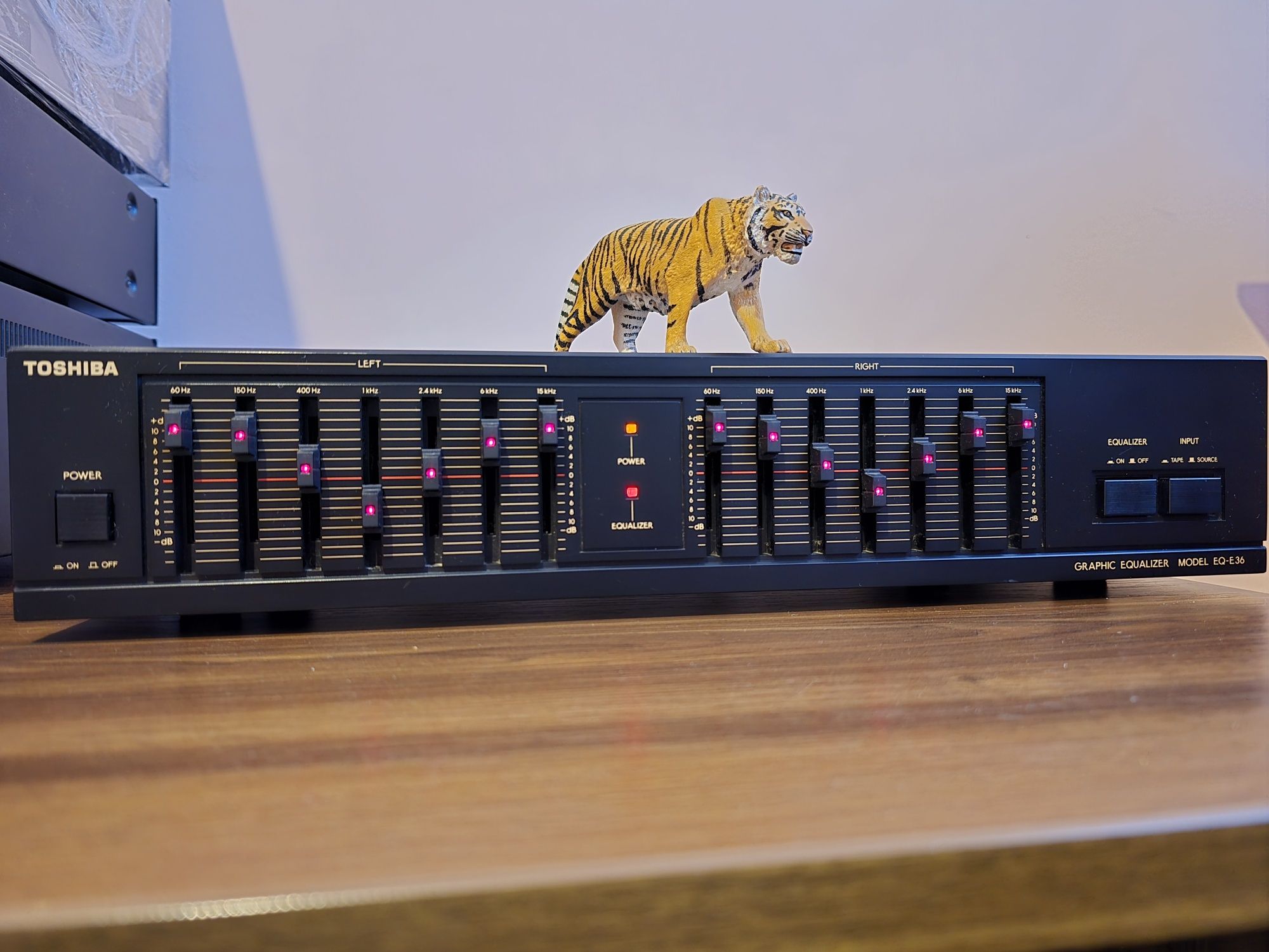 Toshiba EQ-E36. Egalizator superb, 2 × 7 benzi. Japan. Preț fix !