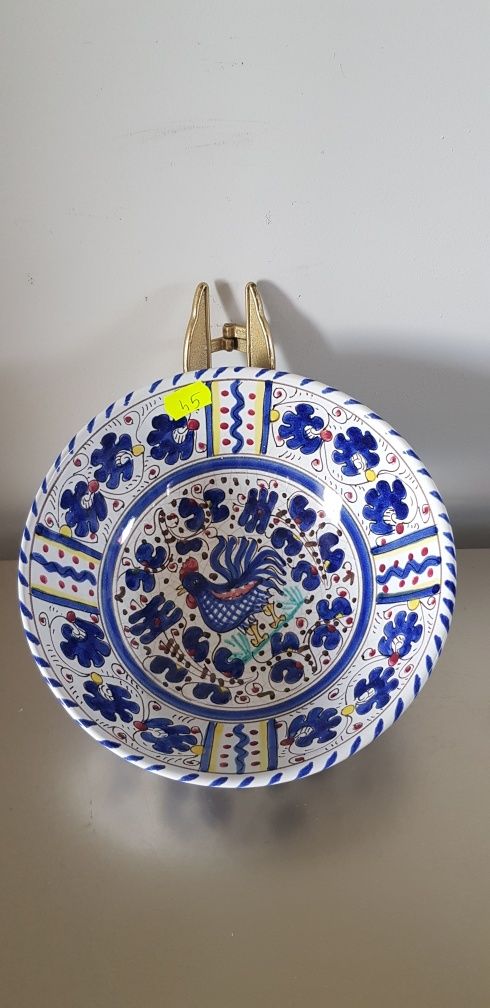 Farfurii și platouri vechi din ceramică italiană