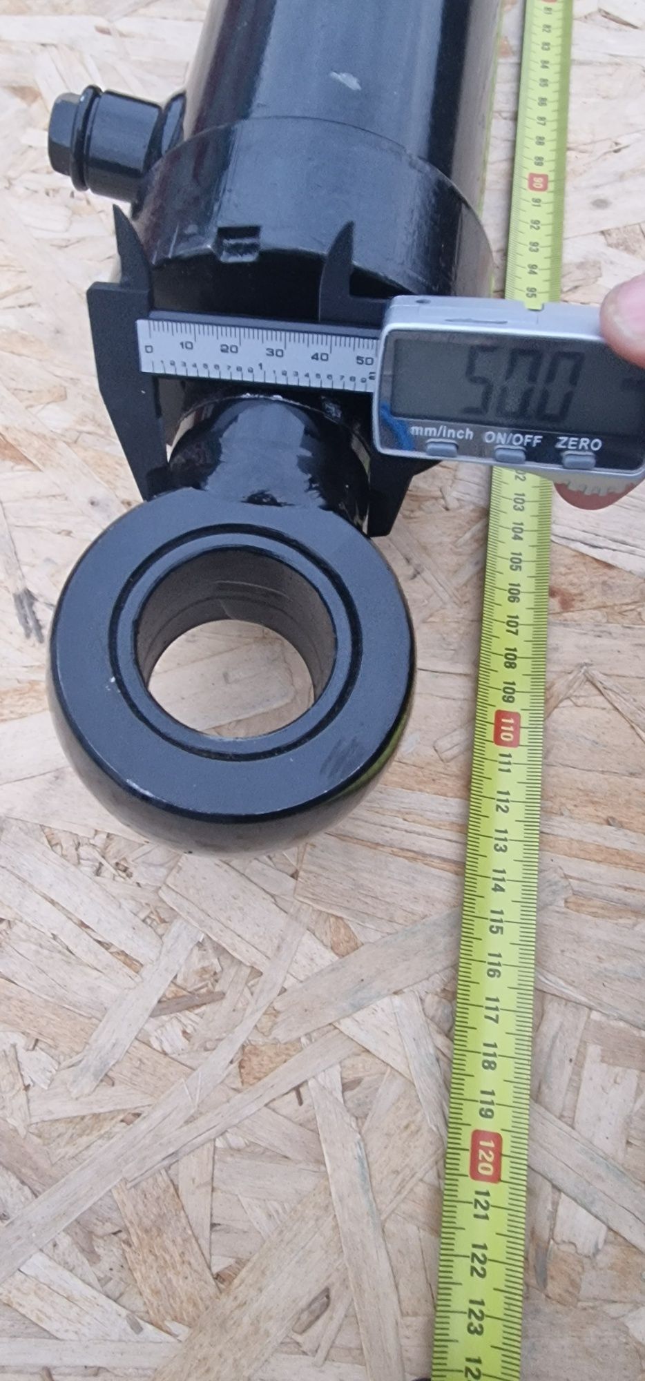 Cilindru hidraulic lungime 1100 mm ( 1 m și 10 cm ) tija grosime 50 mm