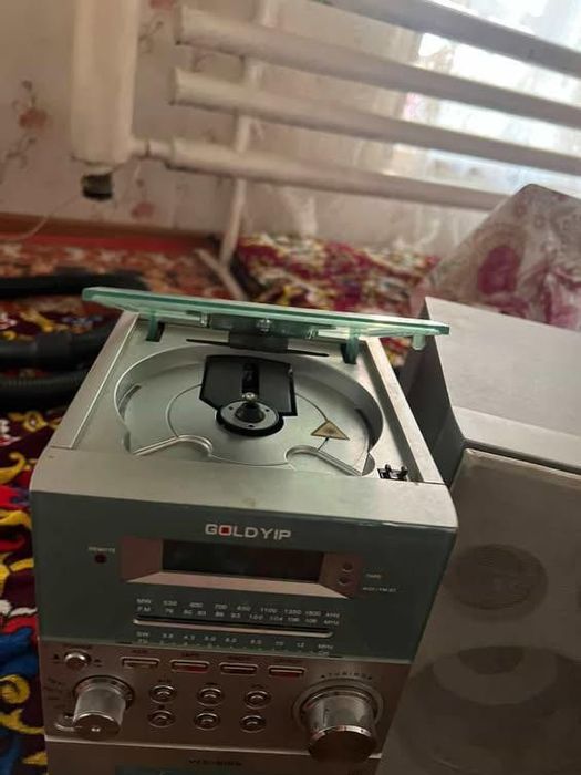 Kalonka radio va eski kaseta o’qiydi disk ham o’qiydi