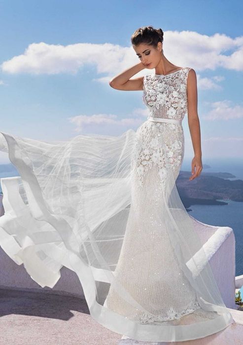 Vand doua rochii de mireasa