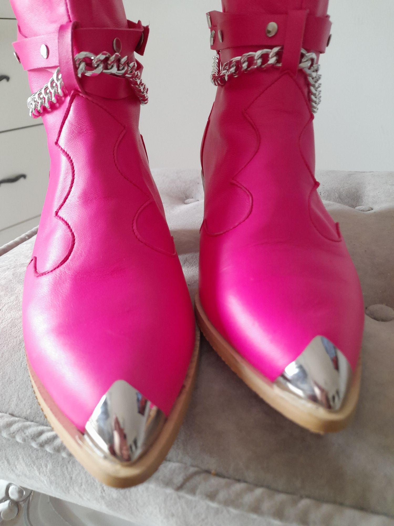 Ciocate Bushra Piele Neteda Roz cu Accesorii Argintii mărimea 40