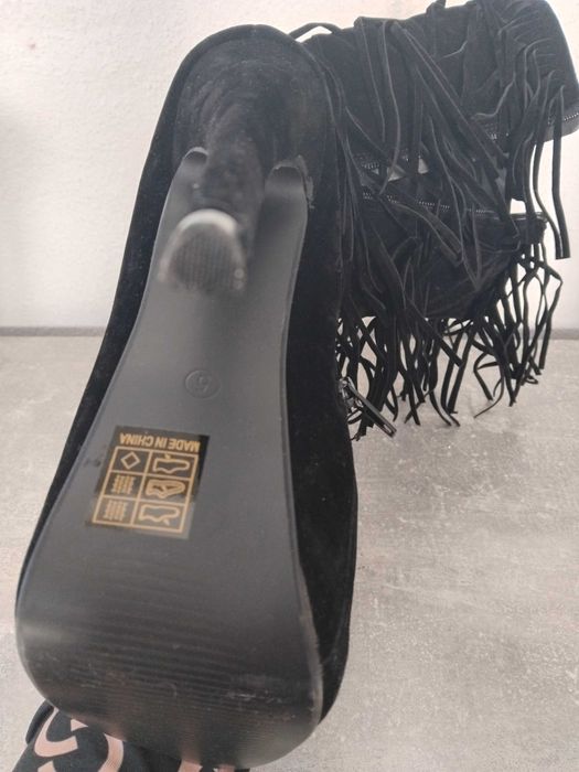 Дамски бутуши на платформа