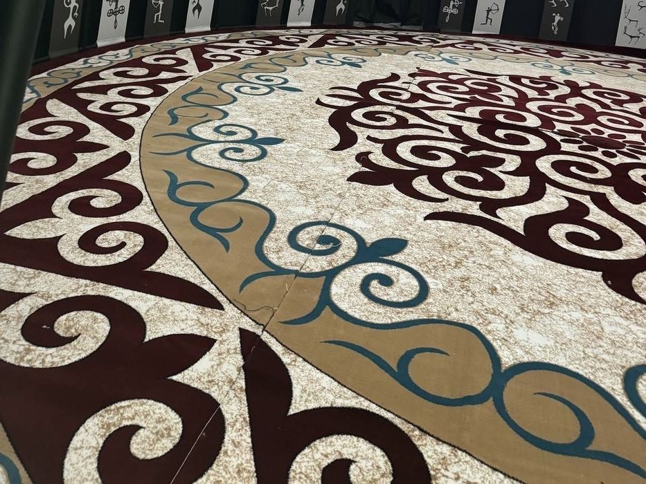 Продам круглый ковер в нац.стиле 100 кв м