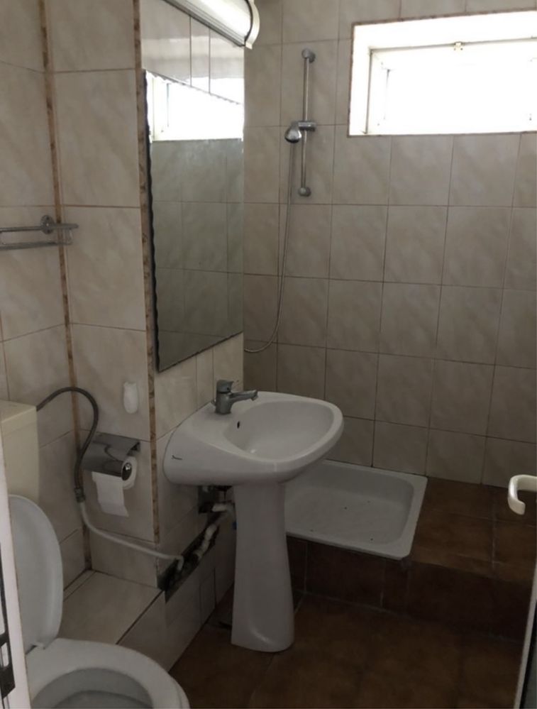 Apartament ,spatiu comercial