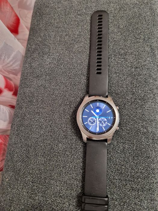 Vând ceas plus telefon
