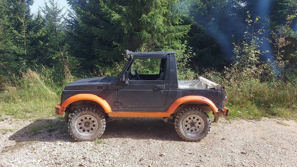 Vând Suzuki Samurai