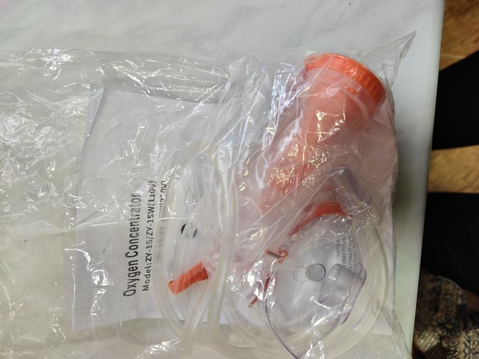 Кислародный концентратор с инголятором