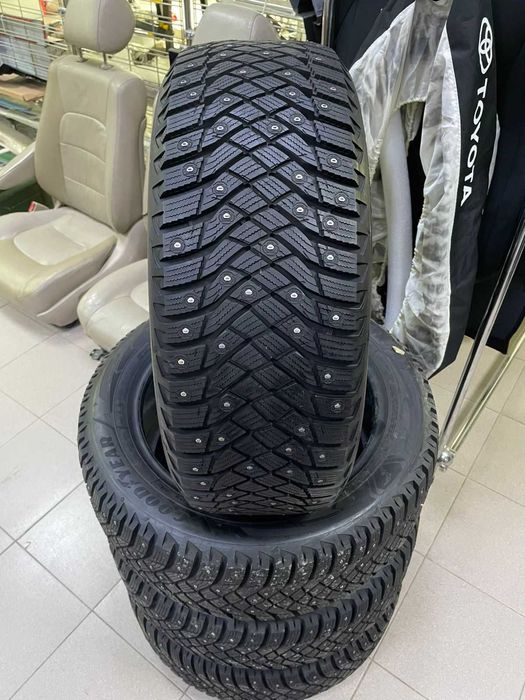 215 55 R17 зимние шины Goodyear UltraGrip Arctic 2 шипы новые за 1 шт