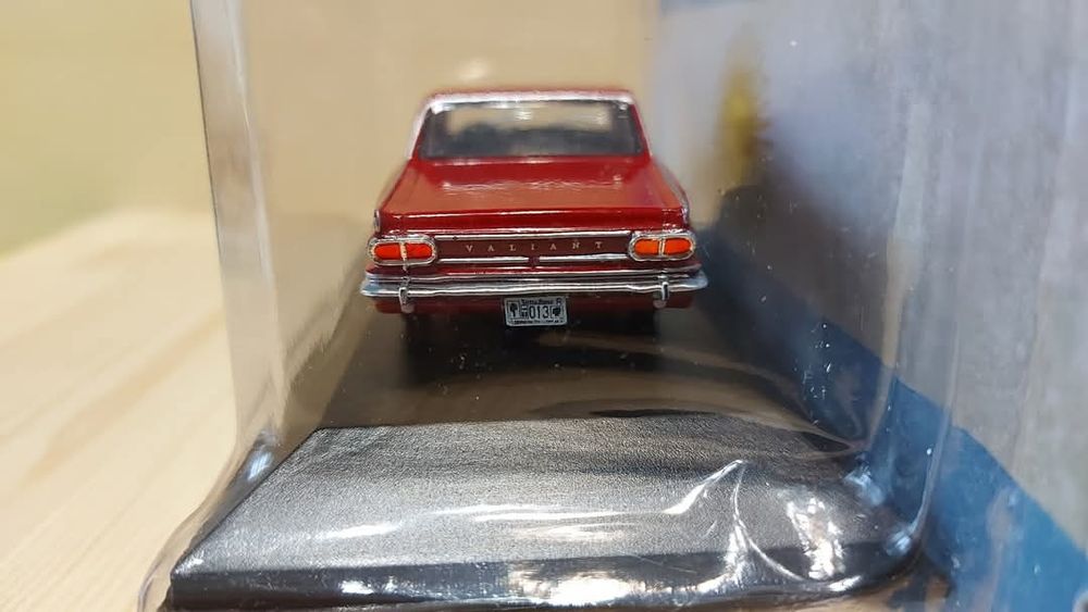 Chrysler Valiant IV. Цена: 25лв. (1/739). Мащаб 1:43, метал и