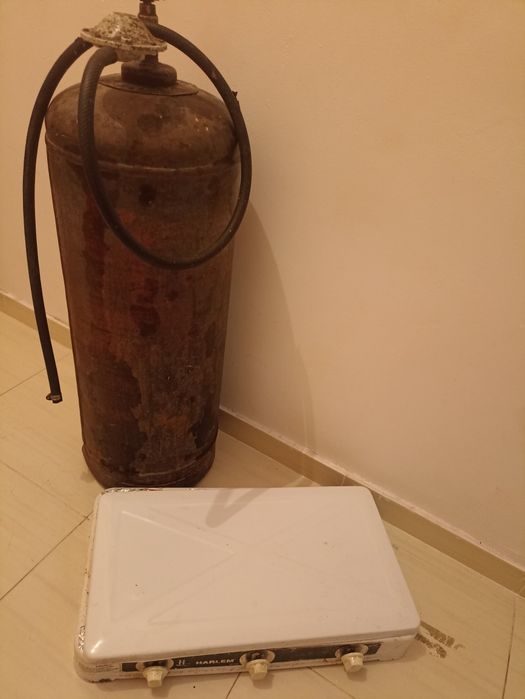 Газ балон большой рабочий и газ плитка