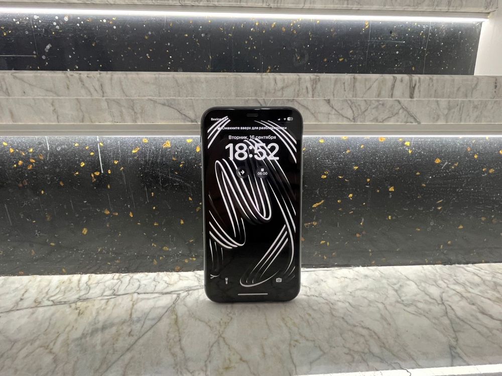 iPhone 11 128GB в идеальном состоянии