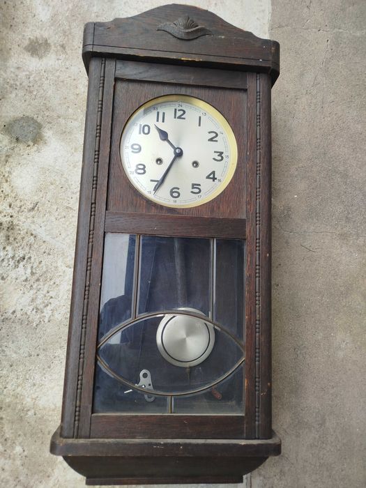 Стар стенен часовник