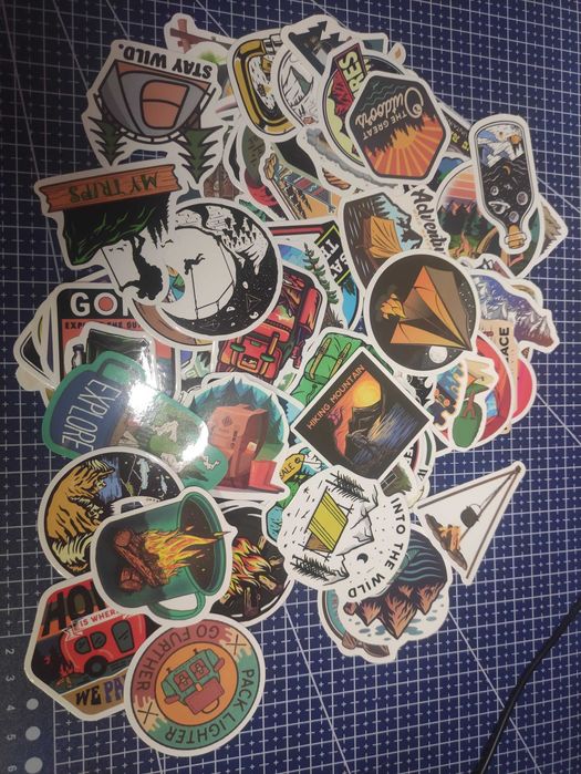 Стикер за лаптоп "планински приключения"