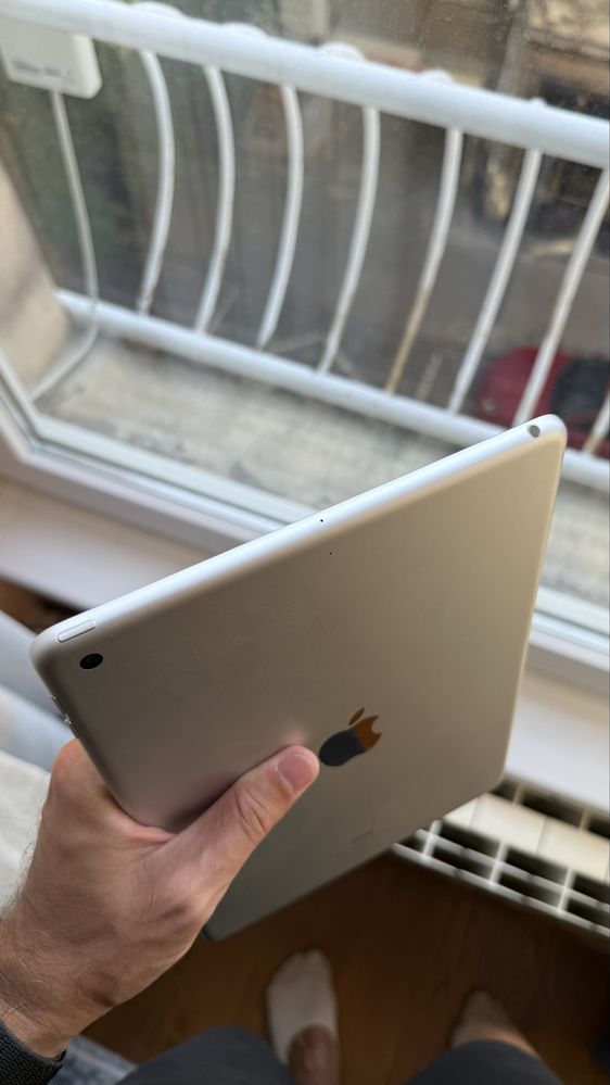 iPad 8th Gen (WiFi) 32GB + Apple Pencil