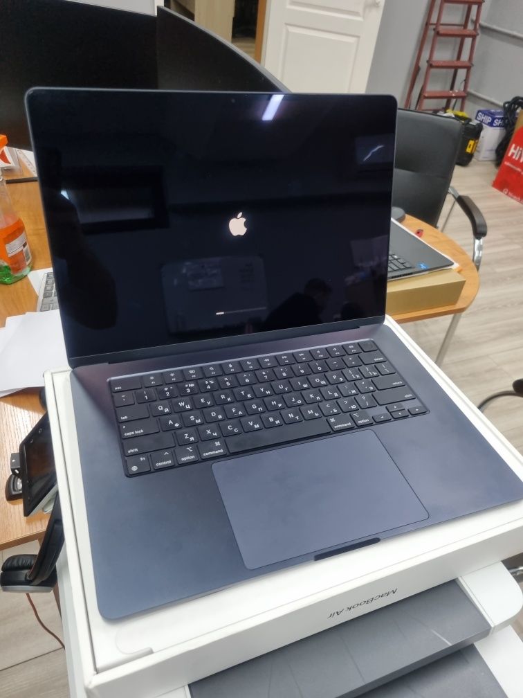 Macbook Air A2941 M2 15.3 Retina 8gb 512GB