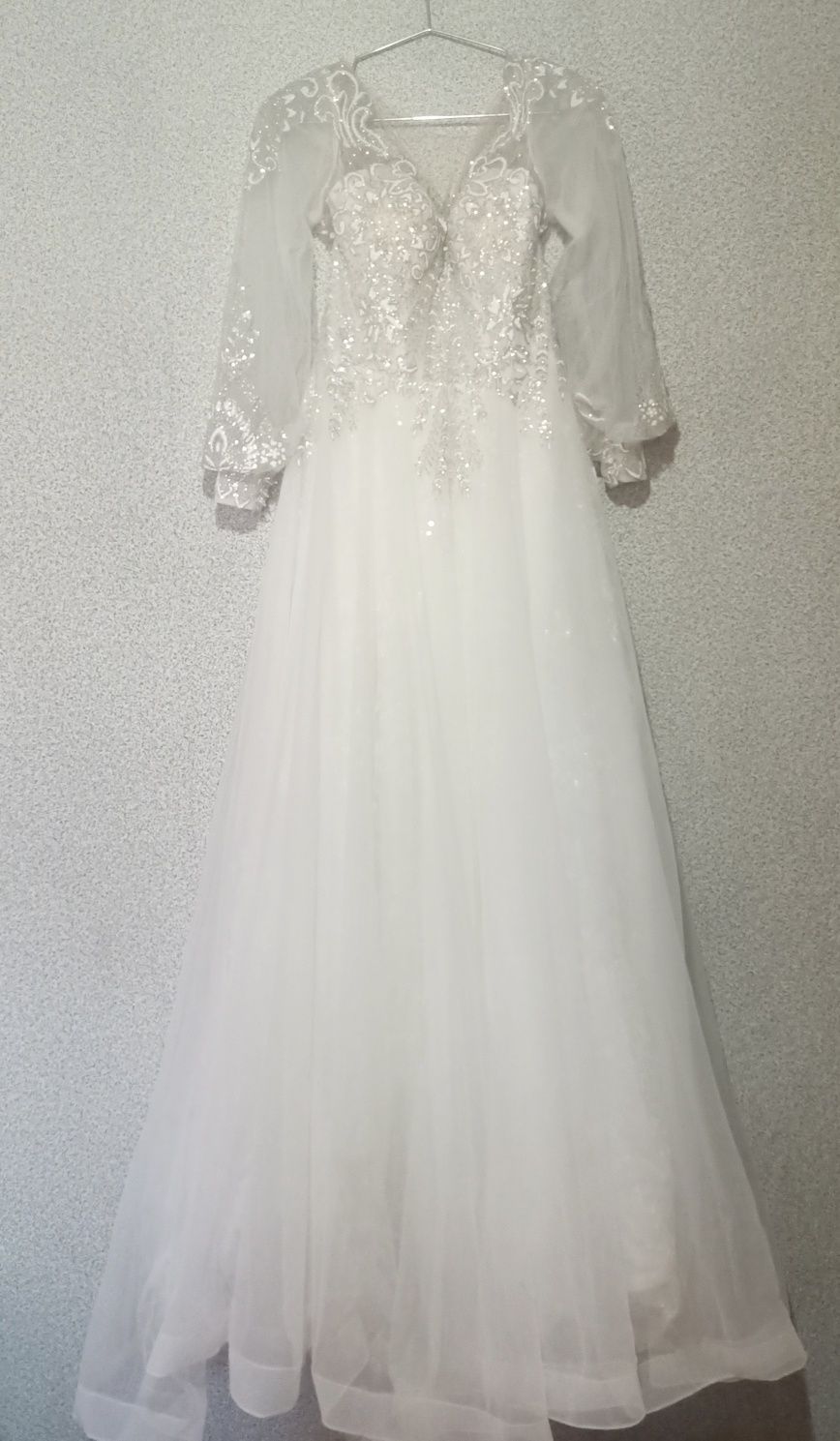 Продам  свадебное платье Шикарное