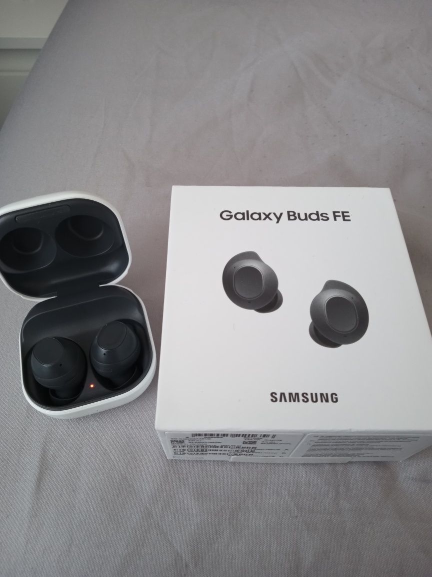 Galaxy Buds FE garanție ca noi.