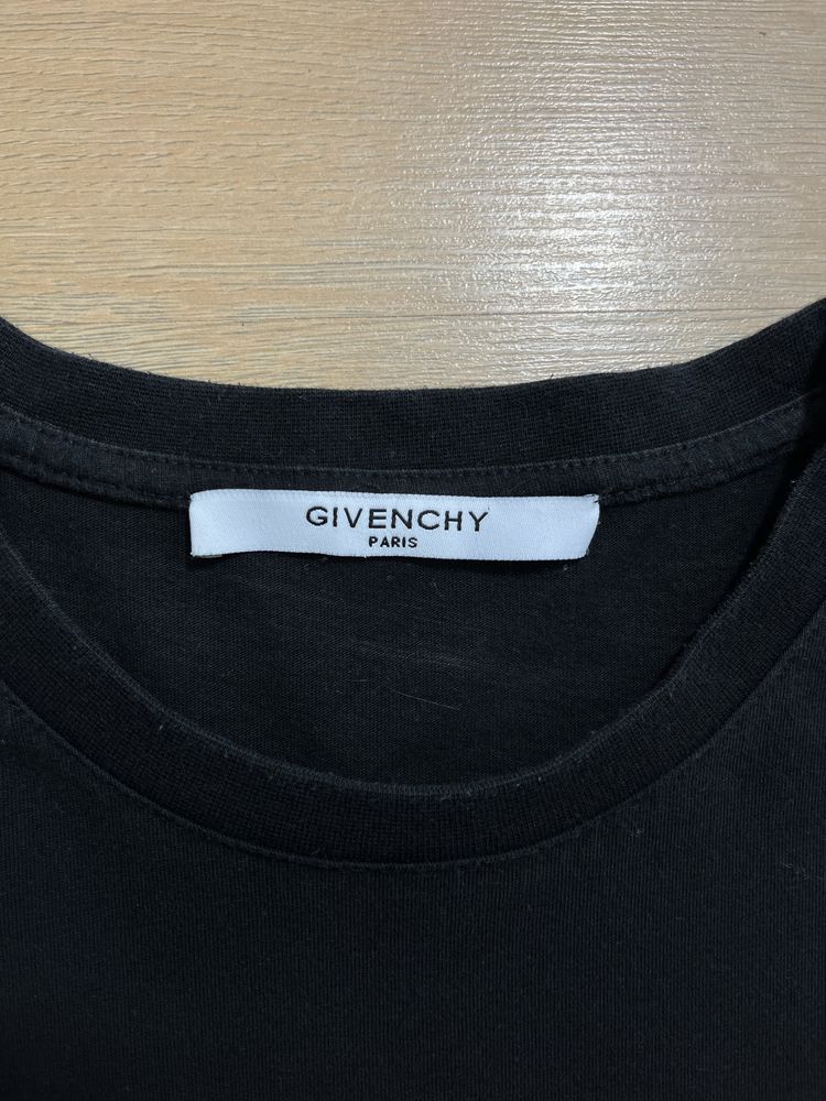 Givenchy оригинална мъжка тениска размер М
