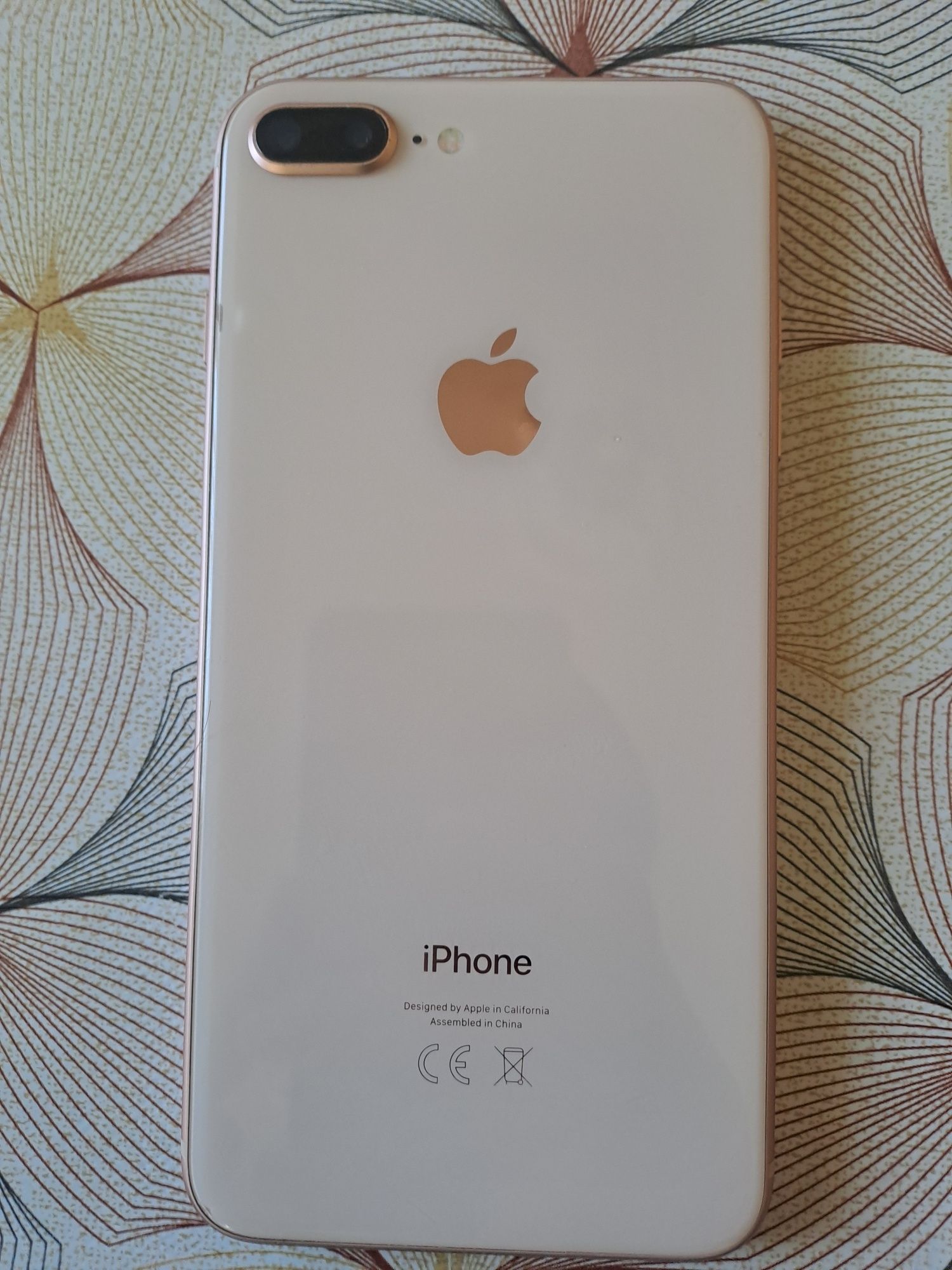 Iphone 8 plus 64GB отлично състояние