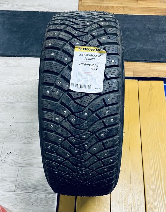 Зимняя шипованная шина Dunlop SP Winter Ice 03