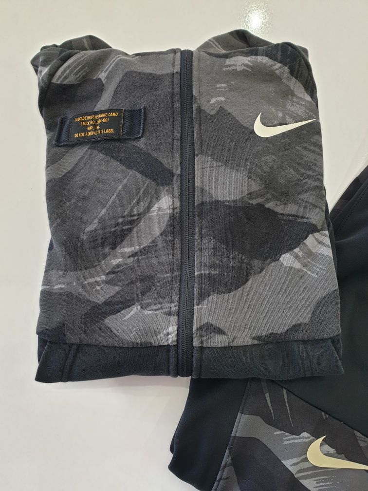 Nike мъжки екип 150 лева