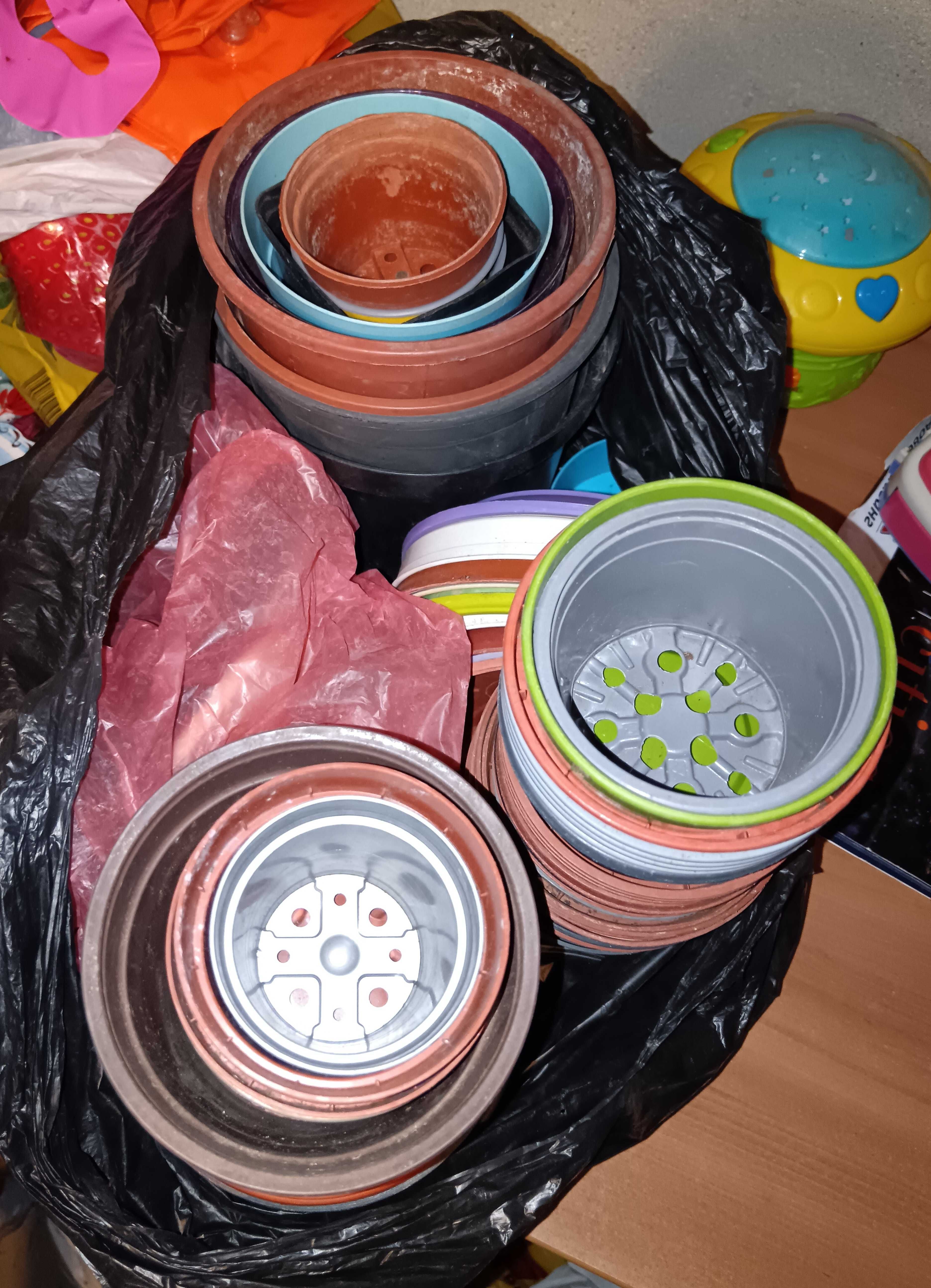 Чанта с саксии много