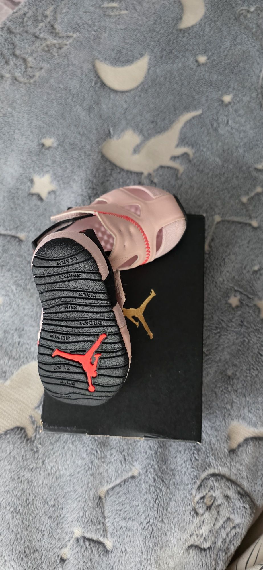 Сандалики на nike Jordan