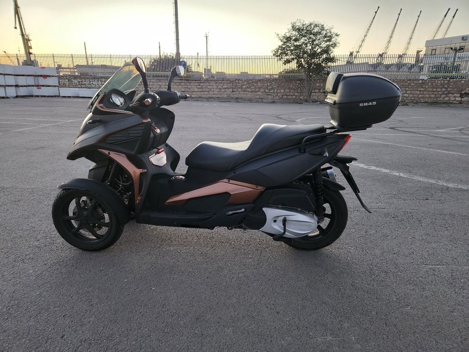 Quadro 350d , 313 cc, SE CONDUCE CU CAT B