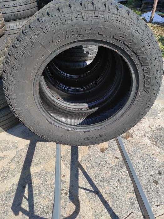 215/65/16 TOYO A/T