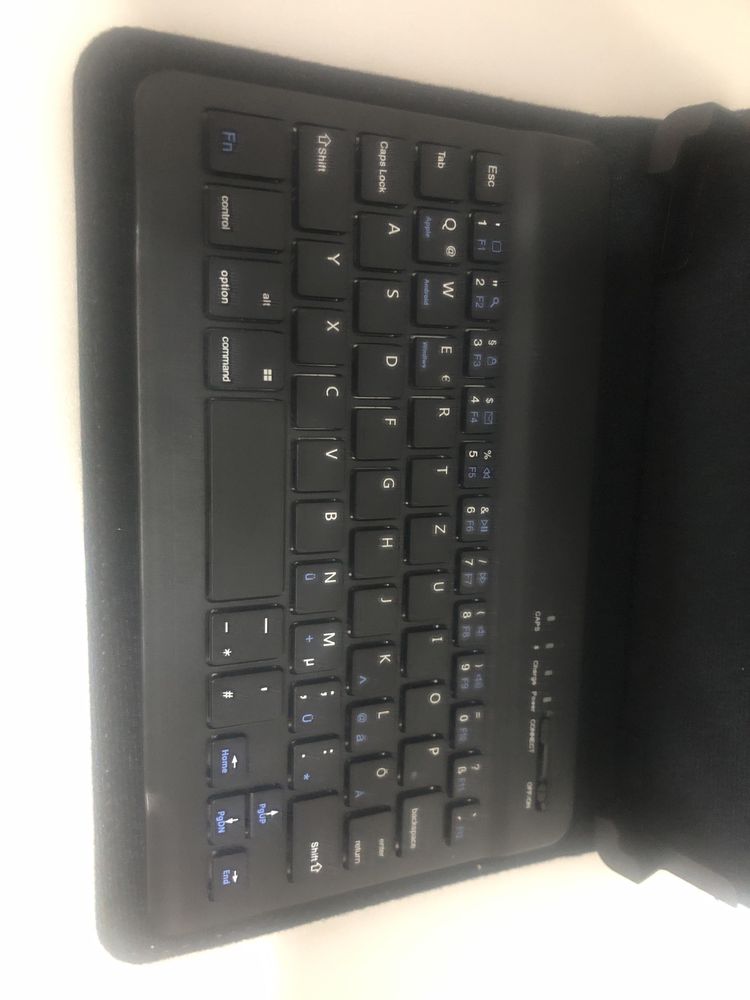Husă Ninetec Micro-USB cu tastatură pentru tablete de 7 inchi