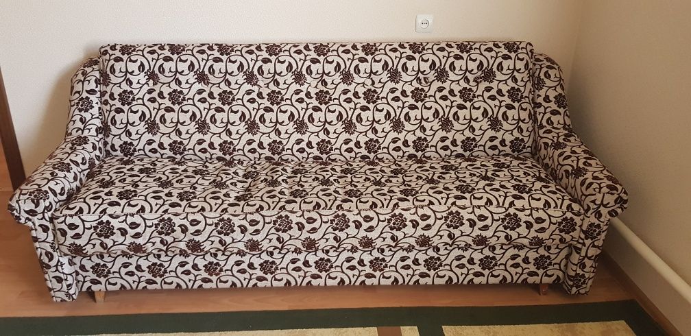 Мощный диван и кресло)