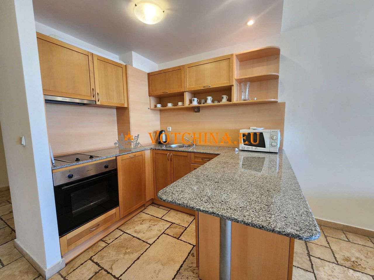 Продава се Тристаен апартамент в с. Топола, Област Добрич - 122 кв.м за 1014 €/кв.м - Снимка #1