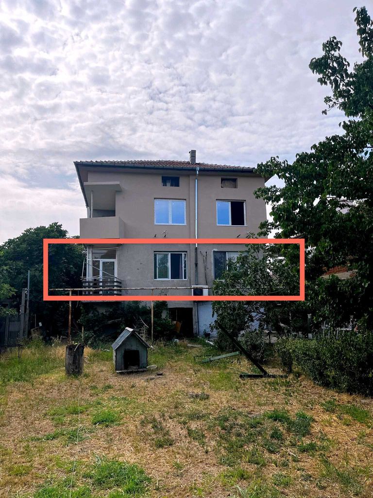 Продава се Етаж от къща в Пловдив, Коматево - 200 кв.м за 885 €/кв.м - Снимка #1