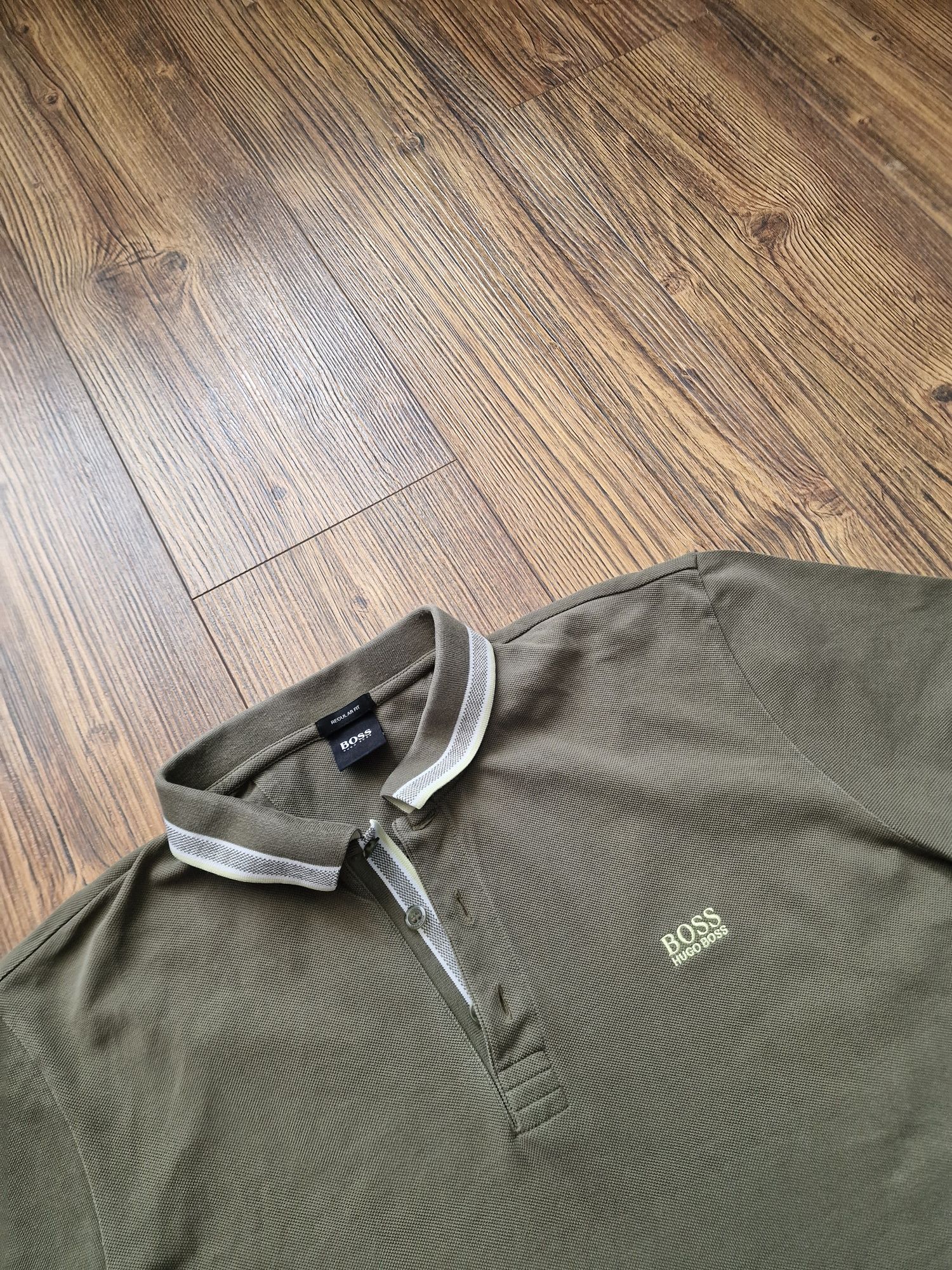 Страхотна мъжка тениска HUGO BOSS размер 2XL / XL