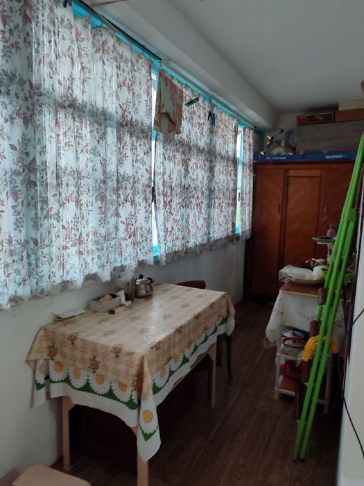 Продается 2-х комнатная квартира на 1-м этаже.