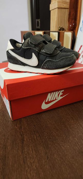 Детски маратонки Nike Valiant