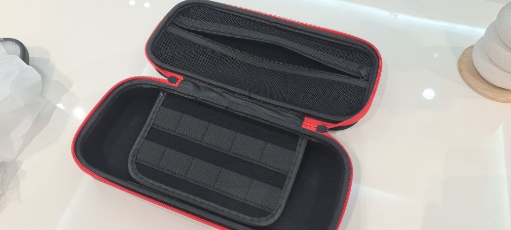 Nintendo switch case + accesories