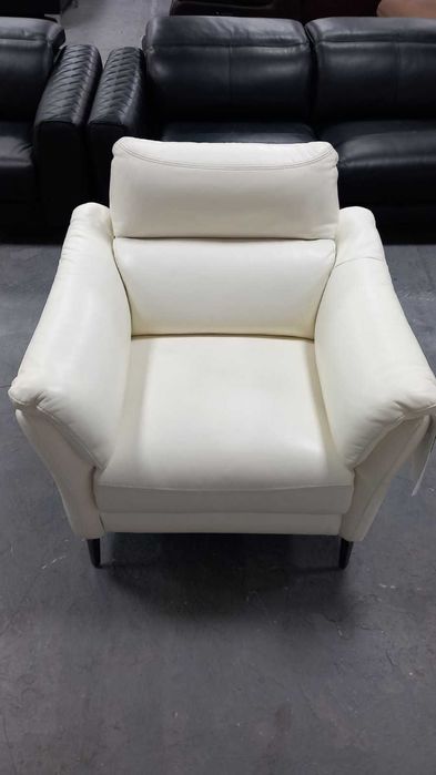 Светло кремав кожен фотьойл