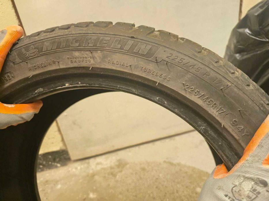 Гуми всесезонни Мichelin 225/45/R17